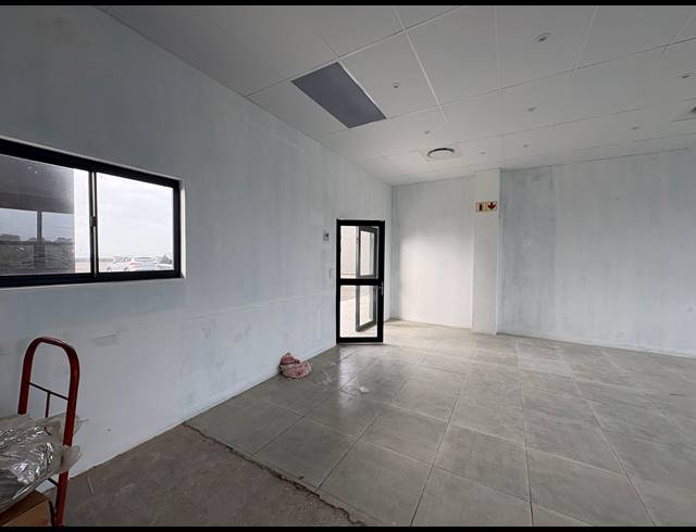 77M² RETAIL TO LET IN BALLITO CENTRAL